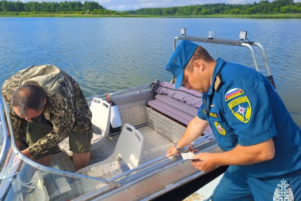 На Смоленщине патрульные группы МЧС России инспектируют водоёмы