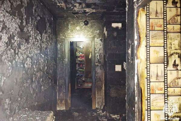 В посёлке Хиславичи в двухэтажном доме по улице Гагарина горела квартира