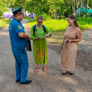 В Смоленской области участникам летнего семейного слёта напомнили правила пожарной безопасности