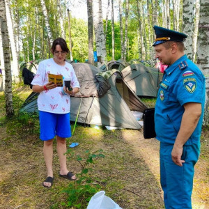 В Смоленской области участникам летнего семейного слёта напомнили правила пожарной безопасности