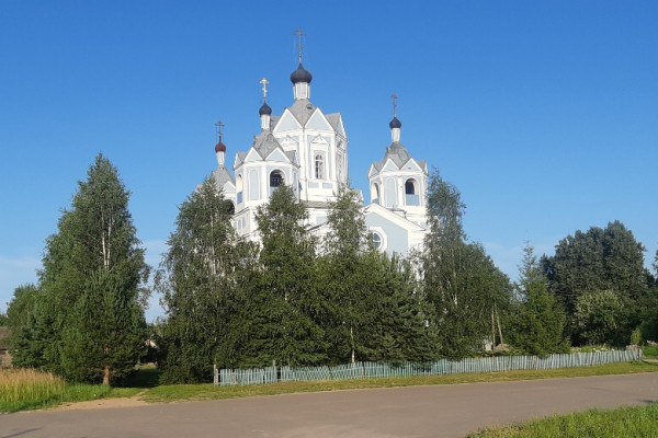 В городе Демидове Смоленской области Базарную площадь переименовали в площадь Успенского собора