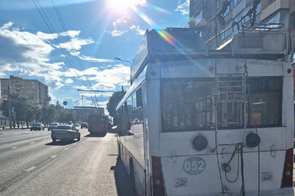 77-летняя смолянка упала в салоне троллейбуса по вине водителя
