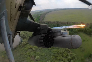 В зоне СВО российские вертолётчики поразили вражеский опорный пункт