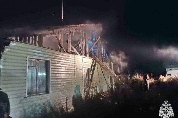 В Рославле на переулке 6-й Смоленский разгорелся пожар в частном доме