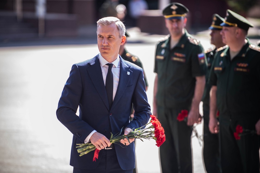 Василий Анохин принял участие в митинге, посвящённом памяти Героя России Артёма Иванова