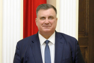 Председатель Смоленского горсовета Анатолий Овсянкин поздравил работников торговли