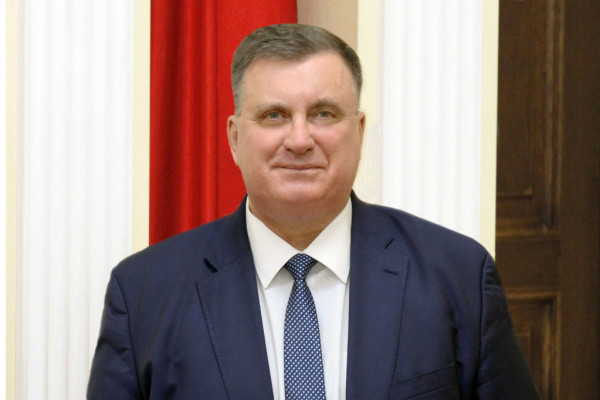 Председатель Смоленского горсовета Анатолий Овсянкин поздравил работников торговли