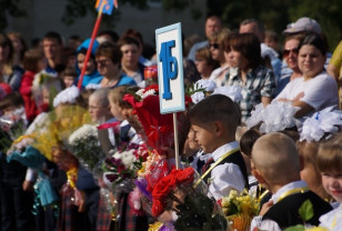 Смоленским многодетным семьям увеличат выплату на приобретение школьной формы