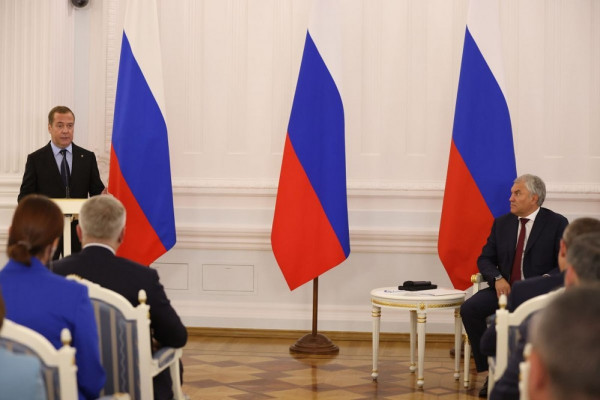 Дмитрий Медведев провёл встречу с фракцией «Единая Россия»