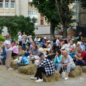 Масштабный фестиваль уличной еды проходит в Смоленске