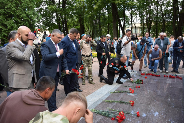 В Смоленске прошла памятная акция «Никто, кроме нас»