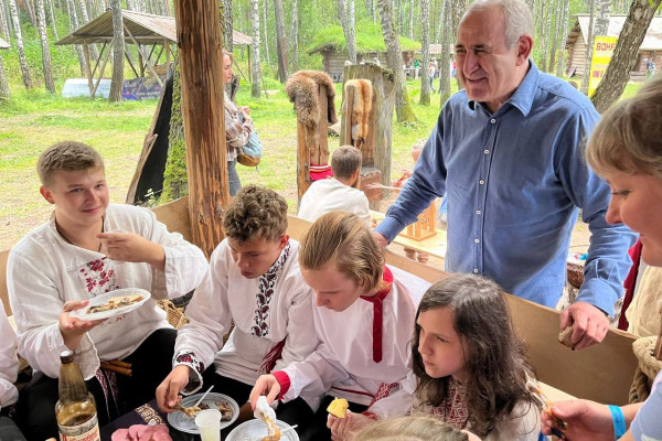 Сергей Неверов побывал на закрытии Гнёздовского фестиваля