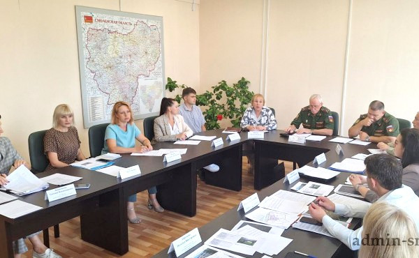 В Смоленске обсудили возможность передачи в муниципальную и областную собственность объектов военных городков
