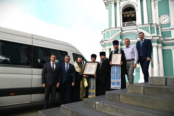 Московский список Казанской иконы Божией Матери обвезли вокруг города Смоленска