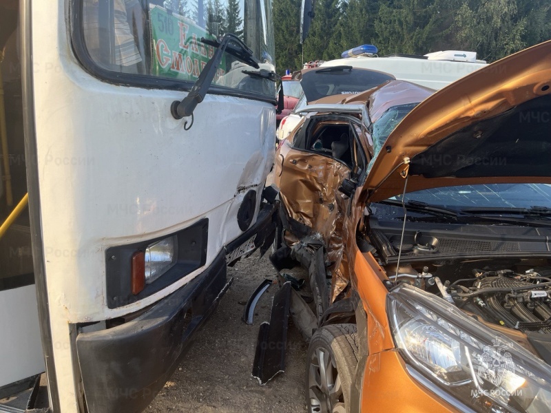 В Ельне на окружной кольцевой дороге случилась авария