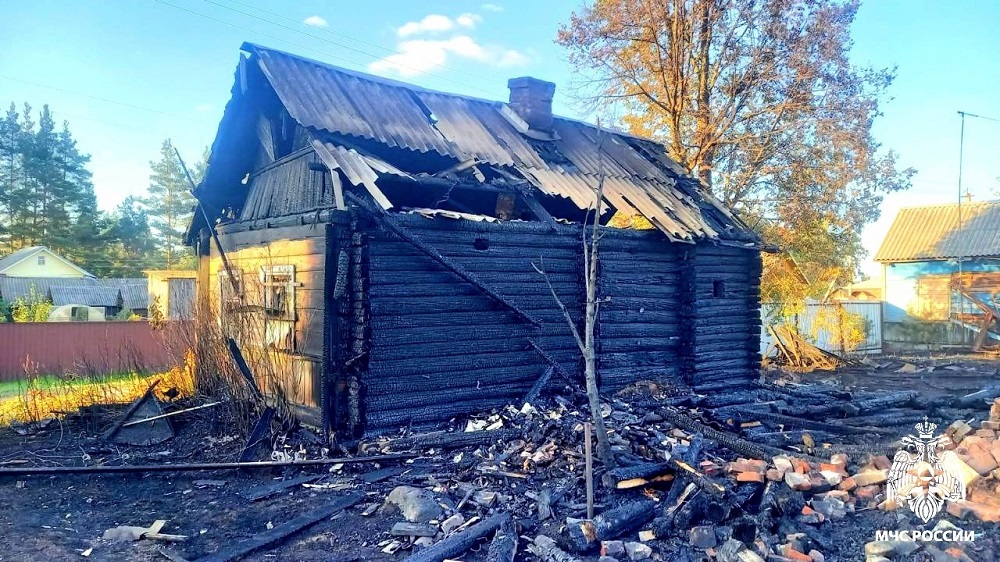 Смоленское МЧС поделилось подробностями вчерашнего пожара, случившегося в Велиже