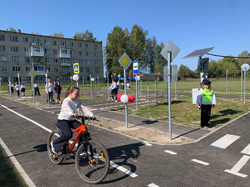 В Шаталовской средней школе Починковского района открыли детский автогородок