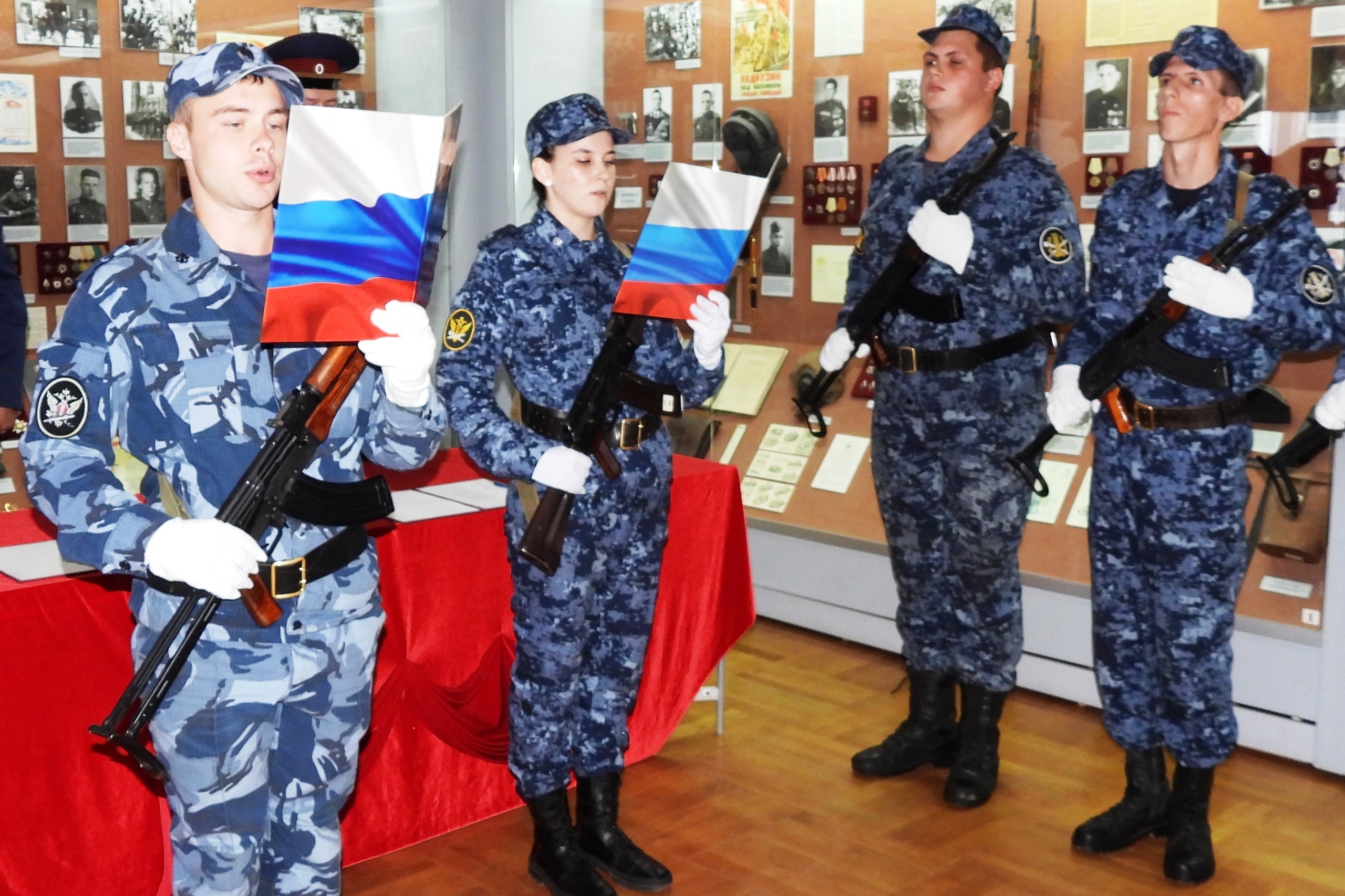 В Смоленске молодые сотрудники УФСИН приняли присягу