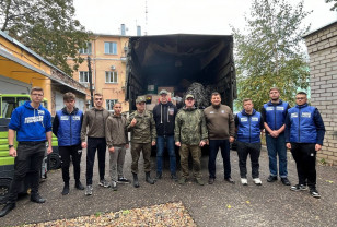 Смоленские единороссы отправили очередную партию груза бойцам СВО