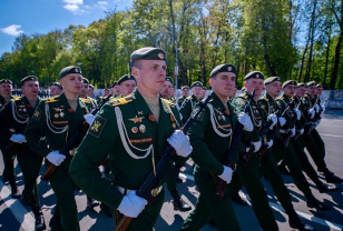 Василий Анохин поздравил военнослужащих и ветеранов Сухопутных войск с праздником