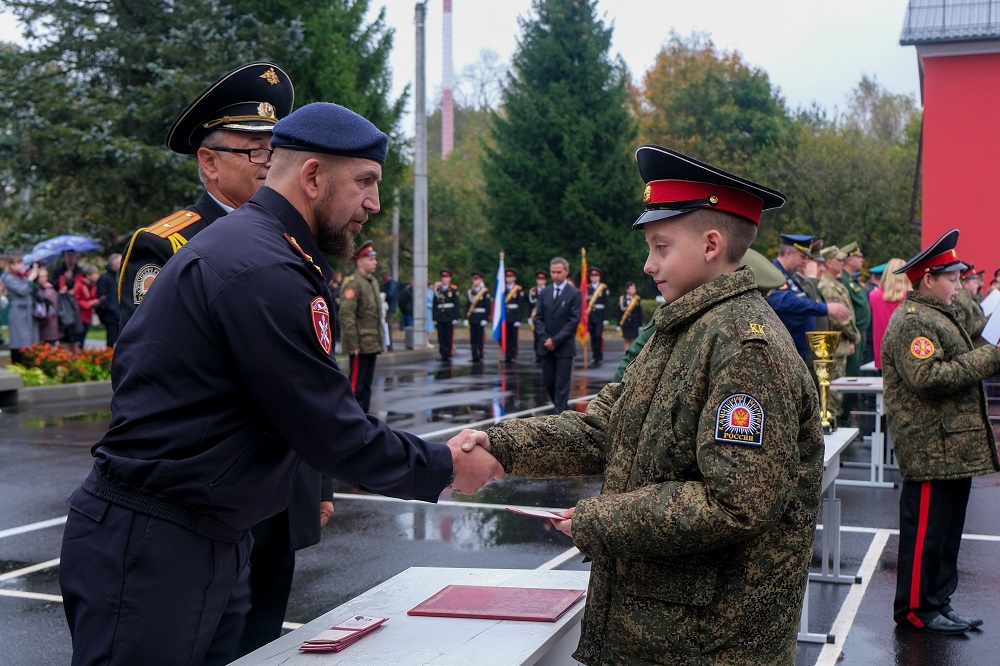 В Смоленском фельдмаршала Кутузова кадетском корпусе состоялась церемония «Посвящение в кадеты»