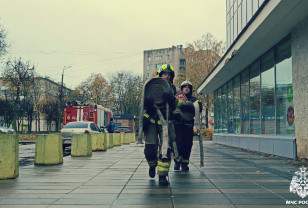 Смоляне наблюдали ликвидацию условного пожара в ЦУМе