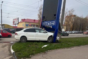 Стали известны подробности аварии у заправки на улице Шевченко в Смоленске