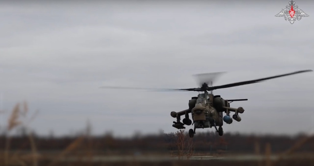 Экипажи Ми-28нм нанесли удар по бронированной технике и живой силе противника в приграничном районе Курской области