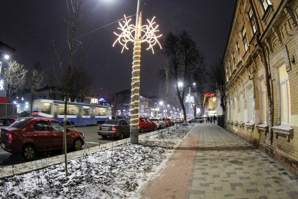 В Смоленске ремонтируют подсветку на улице Николаева