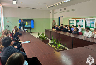 Юным смолянам рассказали об опасности фейерверков и петард