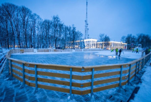 В центре Смоленске торжественно откроют ледовый каток и ёлку