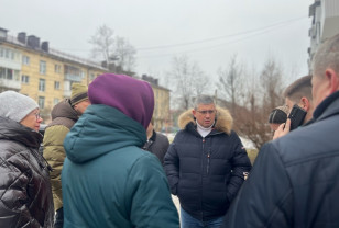 Глава Смоленска во время объезда Ленинского района встречается с жильцами многоквартирных домов