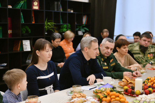 Губернатор Смоленской области встретился с участниками СВО и их семьями