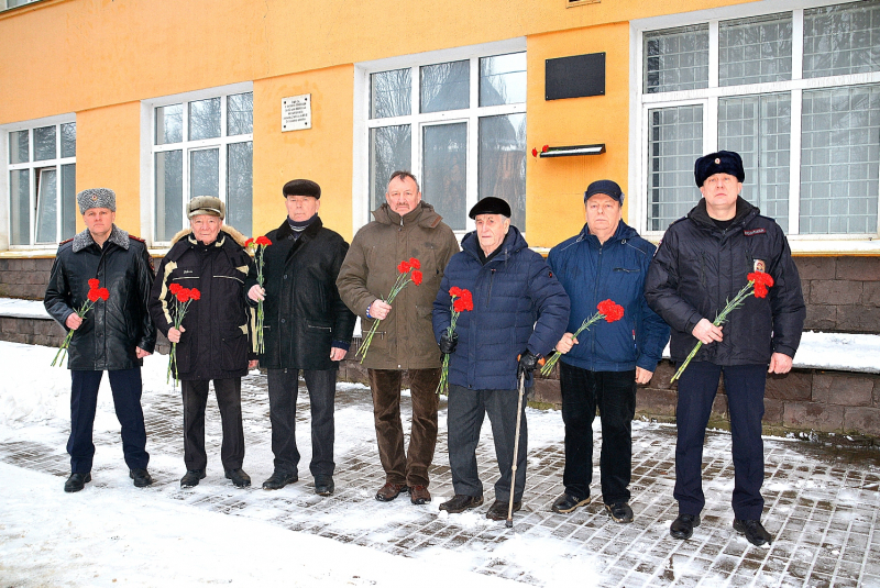 Смоленские полицейские отдали дань памяти генералу Воробьёву