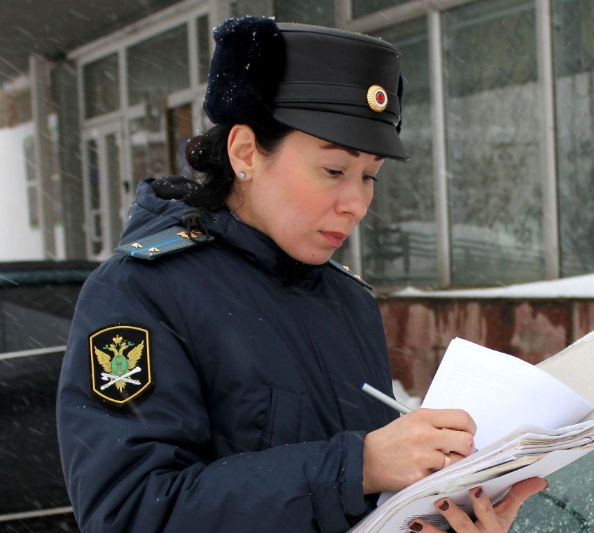 Смолянин начал платить алименты только после ареста автомобиля