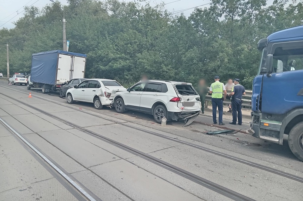 В Смоленске полиция ищет свидетелей прошлогоднего ДТП