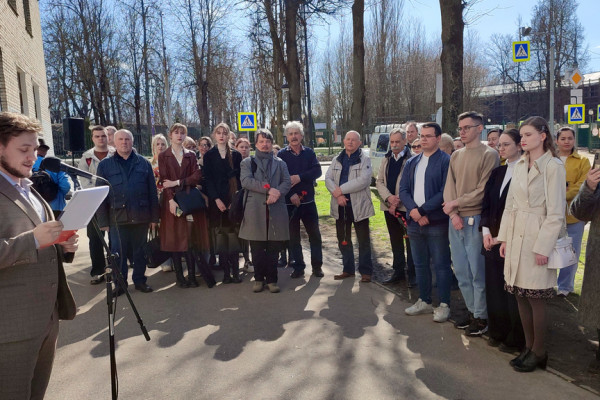 В Смоленске открыли мемориальную доску в честь архитектора Даниила Коваленко