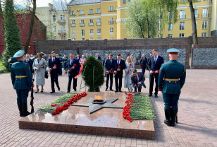 Участники российско-белорусской Межпарламентской комиссии провели митинг в центре Смоленска