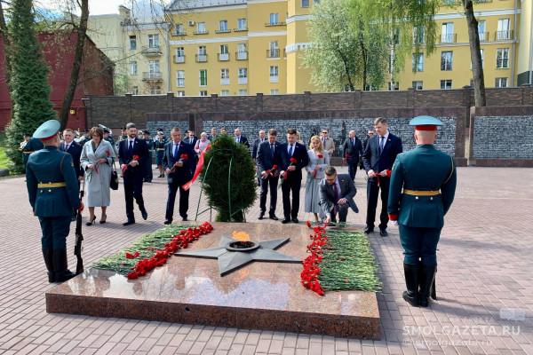 Участники российско-белорусской Межпарламентской комиссии провели митинг в центре Смоленска