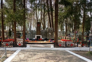 В Вязьме сотрудники следственного изолятора привели в порядок братское захоронение