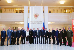 Губернатор Смоленской области поздравил законодателей с Днём парламентаризма