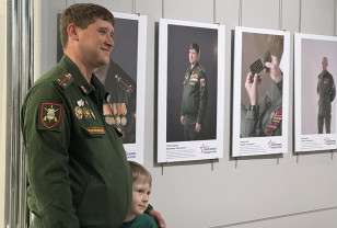 В Смоленске продолжает работу фотовыставка «Поколение победителей»
