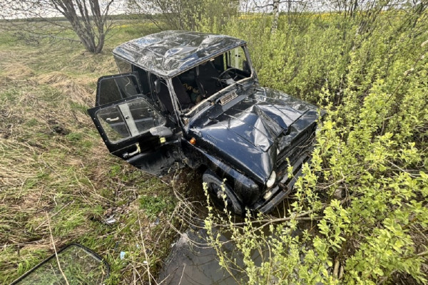 В Новодугинском округе произошла авария с участием двух УАЗов и трактора