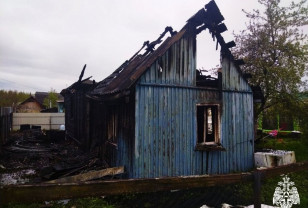 В Гагаринском округе Смоленской области горел дачный дом