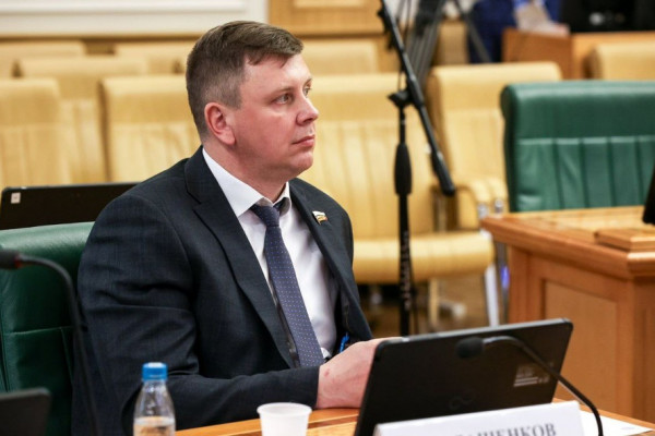 Сенатор РФ от Смоленской области сдал ЕГЭ
