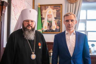 Губернатор поздравил митрополита Смоленского и Дорогобужского Исидора с двойным праздником
