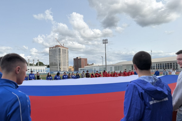 В День России смоленские активисты организовали флешмоб