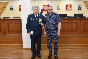 Начальник смоленского Управления по конвоированию Рашид Мусаев получил высшую награду ФСИН России