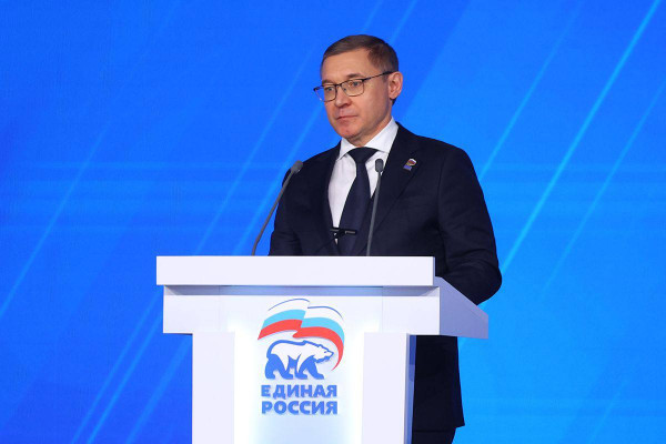 Губернатор Смоленской области поздравил Владимира Якушева с Днём рождения