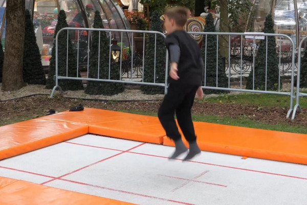 Администрация Смоленска прокомментировала ход проверки инцидента на батутах в саду Блонье